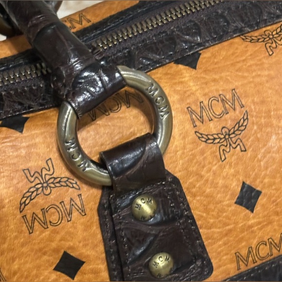 Vintage Fiocchi Italy Black Genuine Leather Crocodile  MCM Crocodile Embossed Speedy 30 Satchel Bag
